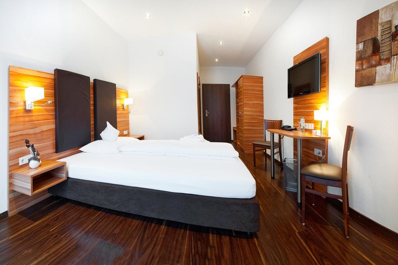 Hotel-Renner Buchbach Δωμάτιο φωτογραφία