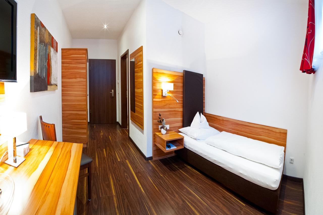 Hotel-Renner Buchbach Δωμάτιο φωτογραφία